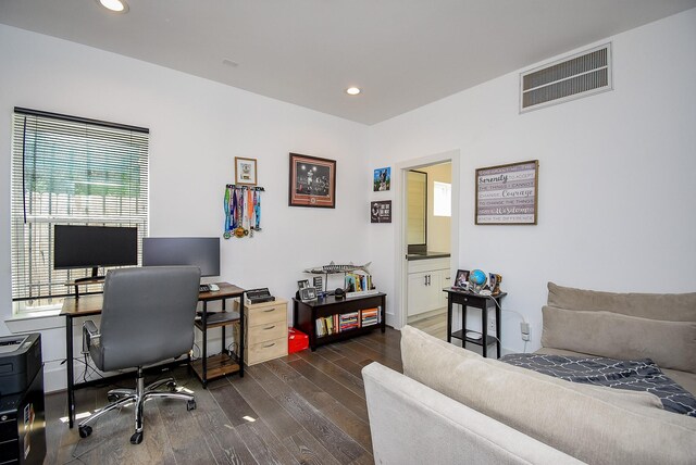 home office featuring dark wood-style floors, visible vents, recessed lighting, and baseboards