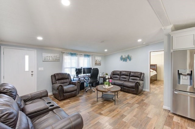 living area with recessed lighting, light wood-style floors, baseboards, and ornamental molding