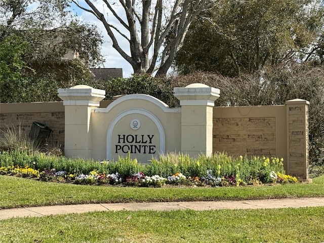 view of community / neighborhood sign