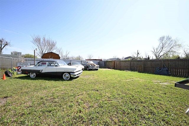 6616 W Montgomery Rd, Houston, TX 77091 - view of yard featuring fence