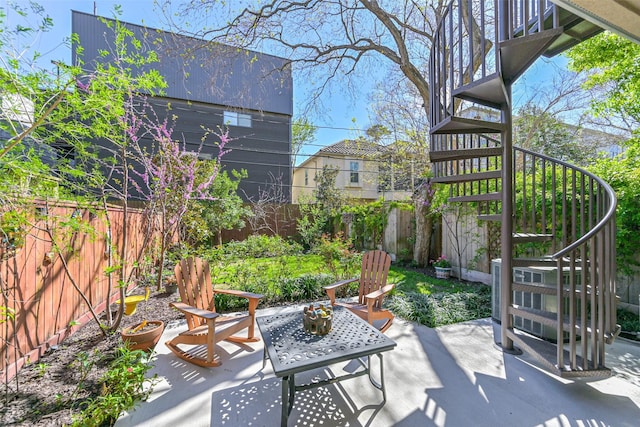 4303 Blossom St, Houston, TX 77007 - fenced backyard with stairs and a patio
