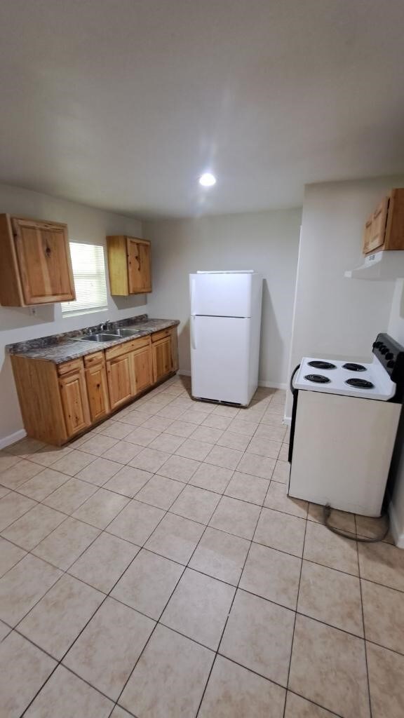 13703 Segrest Dr, Houston, TX 77047 - photo 5