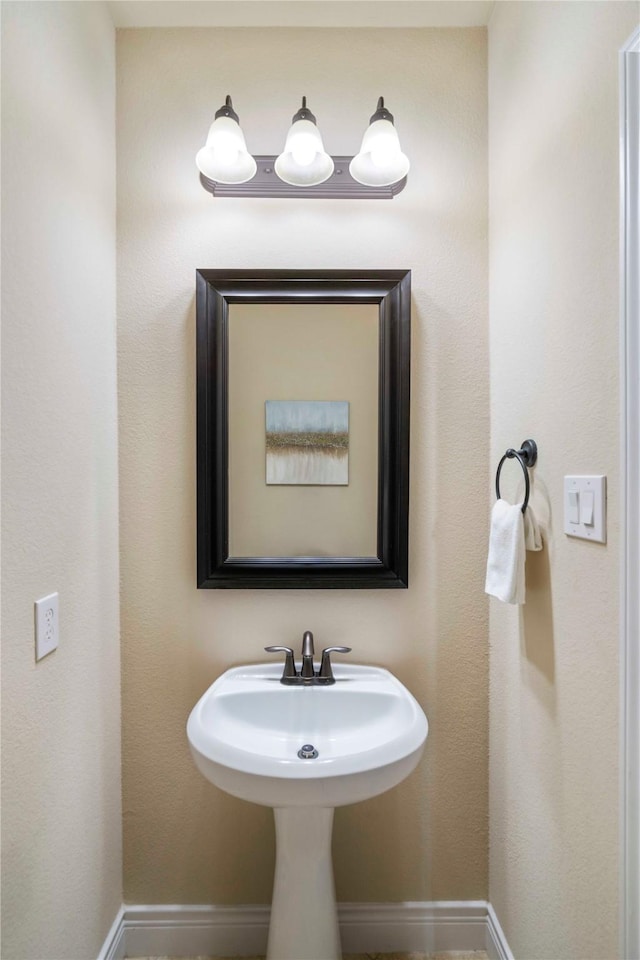 12530 Sharps Ln, Magnolia, TX 77354 - bathroom with baseboards