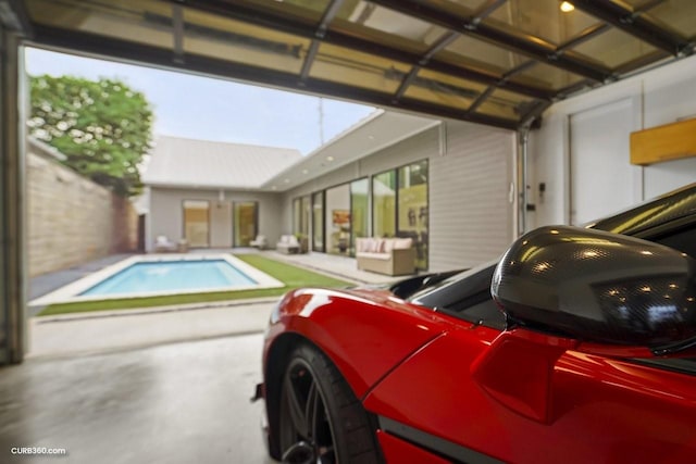 1035 Rutland St, Houston, TX 77008 - view of garage