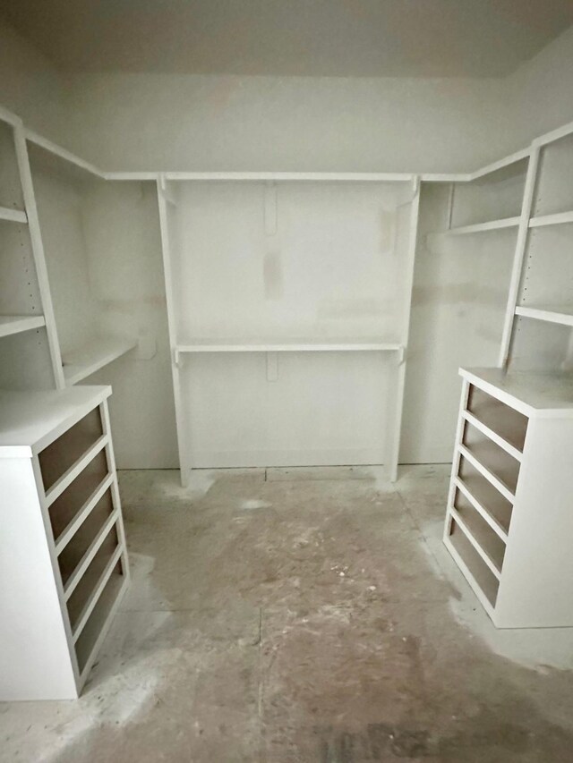 1609 Park St, Houston, TX 77019 - view of walk in closet