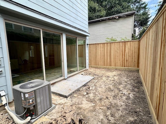 1609 Park St, Houston, TX 77019 - fenced backyard featuring central AC unit