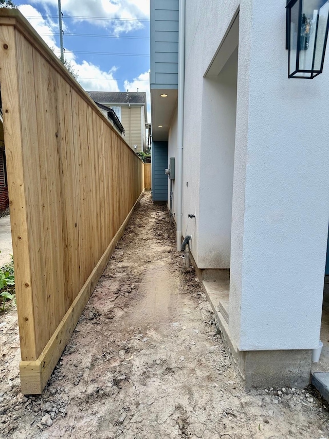 1609 Park St, Houston, TX 77019 - view of property exterior featuring stucco siding