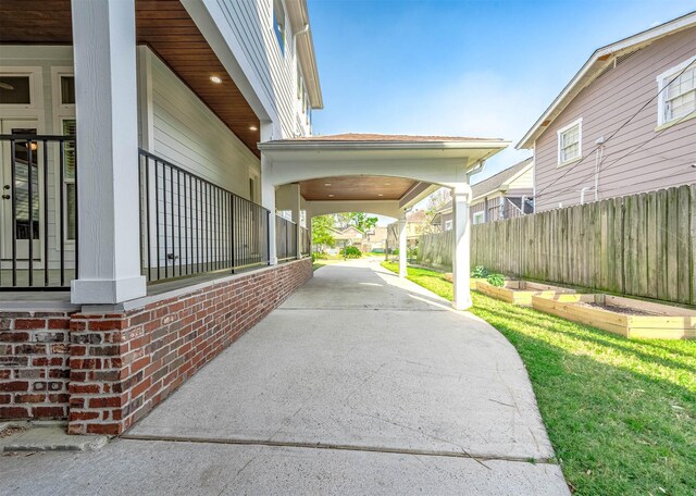 805 Columbia St, Houston, TX 77007 - view of property's community featuring fence