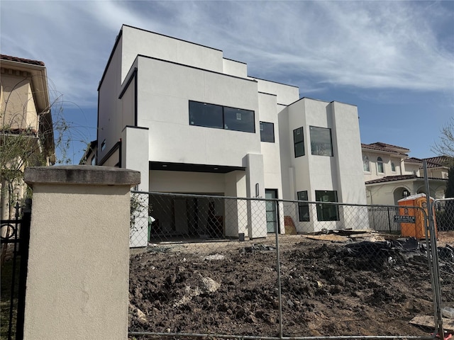 3209 Mcculloch Cir, Houston, TX 77056 - view of front of property with stucco siding and fence