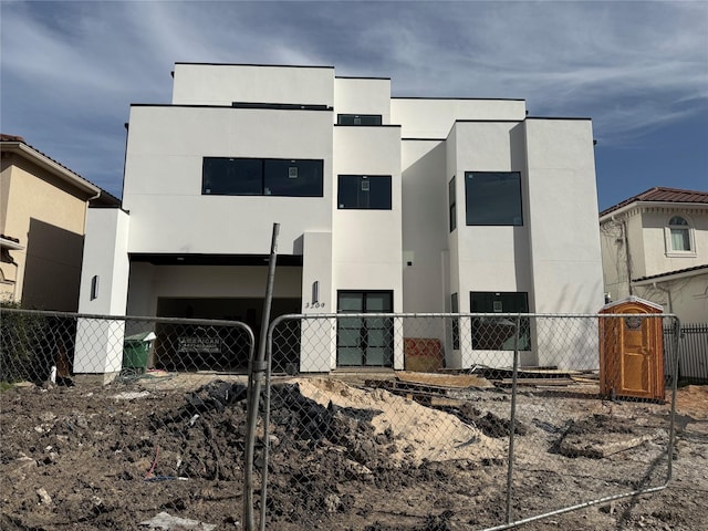 3209 Mcculloch Cir, Houston, TX 77056 - exterior space featuring stucco siding, a gate, and fence private yard