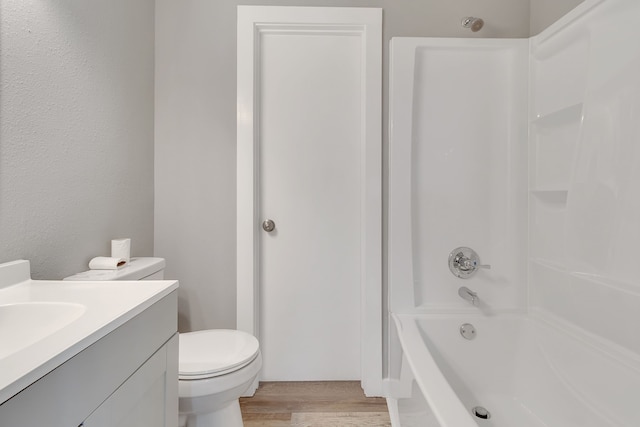 71 Deer Run Cir, Coldspring, TX 77331 - full bath with wood finished floors, toilet, vanity, and bathtub / shower combination