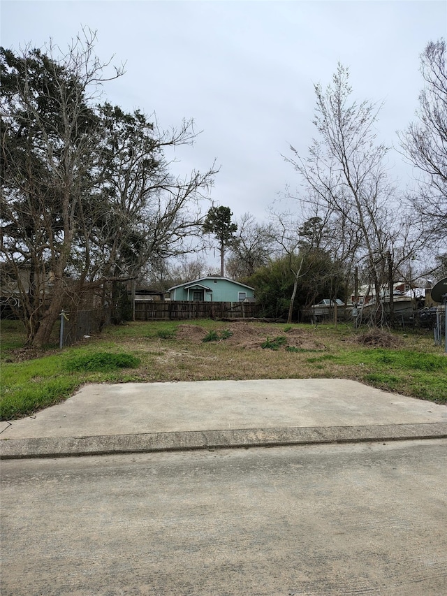 125 Bay Shore Dr, La Porte, TX 77571 - photo 1