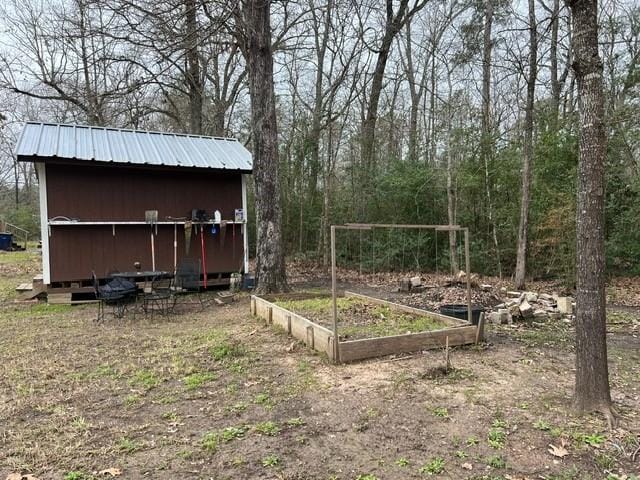 view of yard with a vegetable garden