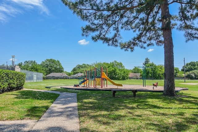 6514 Kentwick Dr, Houston, TX 77084 - community jungle gym with a yard