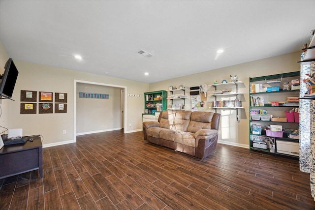 101 Royal Ct, Friendswood, TX 77546 - living area featuring wood finished floors, baseboards, and recessed lighting