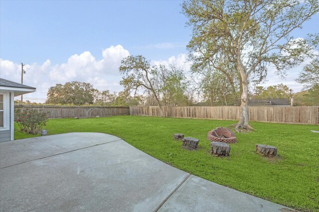 101 Royal Ct, Friendswood, TX 77546 - view of yard featuring a patio