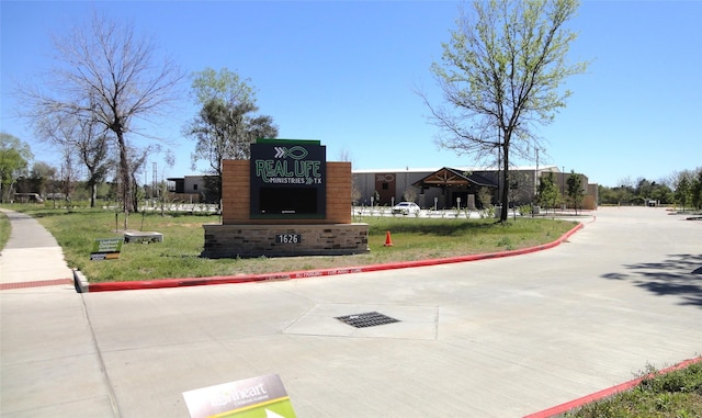 1835 S Cherry St, Tomball, TX 77375