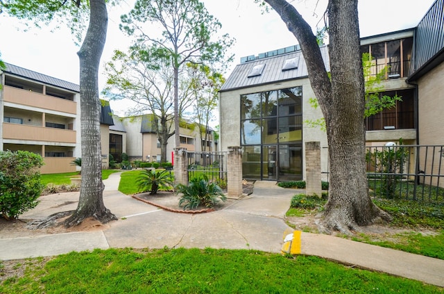 8435 Hearth Dr Unit 3, Houston, TX 77054 - photo 2