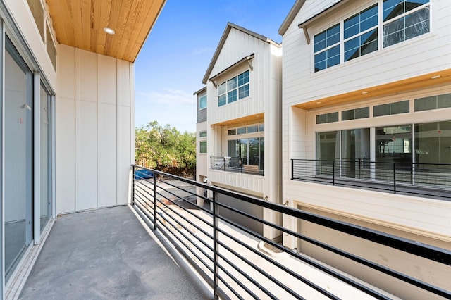 2932 Michaux St, Houston, TX 77009 - view of balcony
