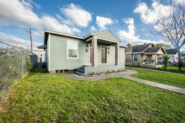 1719 Lombardy St, Houston, TX 77023 - view of front facade