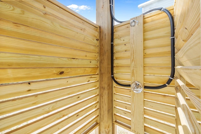 1072 Johnson Rd, Gilchrist, TX 77617 - exterior view