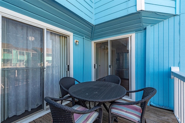 908 Calico Jack Cv, Galveston, TX 77554 - balcony with outdoor dining area