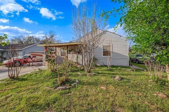 6009 Crane St, Houston, TX 77026 - view of front of property with a front yard