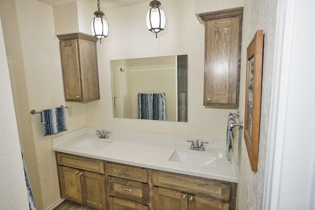 122 Vivian St, Brazoria, TX 77422 - full bath featuring double vanity