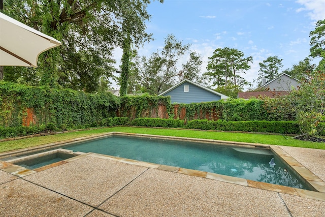 834 Lamonte Ln, Houston, TX 77018 - view of swimming pool with a patio area, a pool with connected hot tub, a fenced backyard, and a lawn