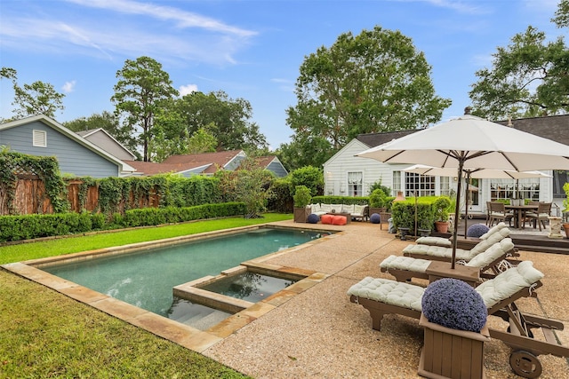 834 Lamonte Ln, Houston, TX 77018 - view of swimming pool with a patio and fence