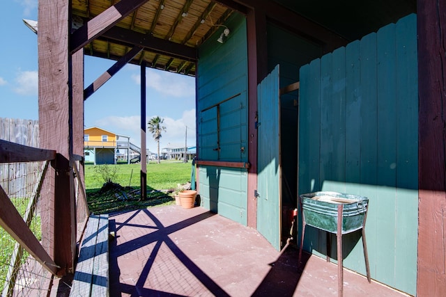 140 Ocean View Dr, Crystal Beach, TX 77650 - view of sunroom