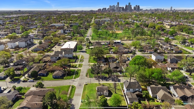 1017 Canadian St, Houston, TX 77009 - aerial view with a residential view
