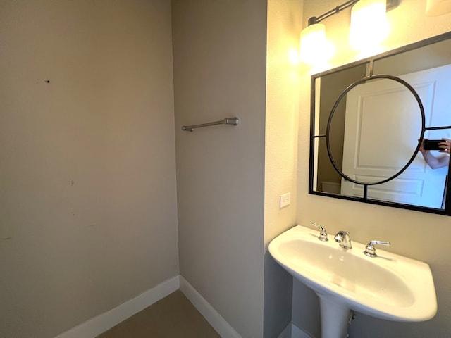 3333 Allen Pkwy Unit 1804, Houston, TX 77019 - bathroom with a sink