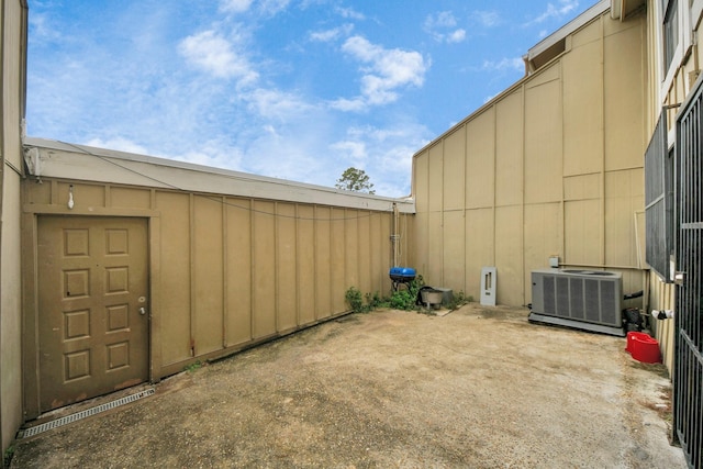 12041 Willow Trl, Houston, TX 77035 - view of yard featuring a patio area