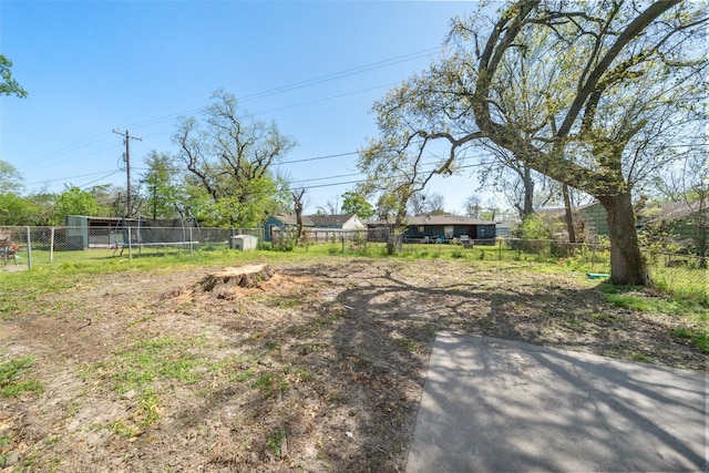 5610 Belarbor St, Houston, TX 77033 - view of yard with fence