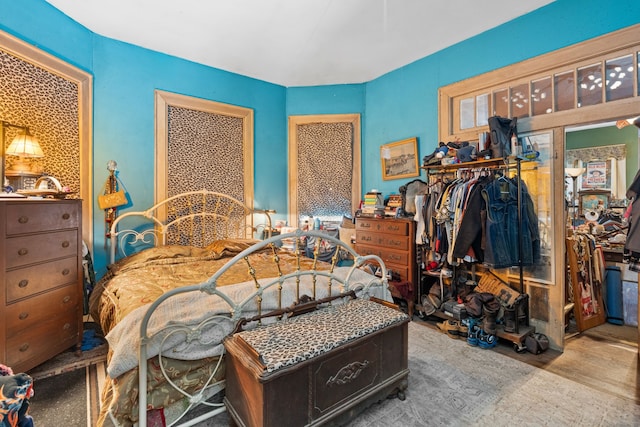 916 Sealy St, Galveston, TX 77550 - bedroom featuring a closet