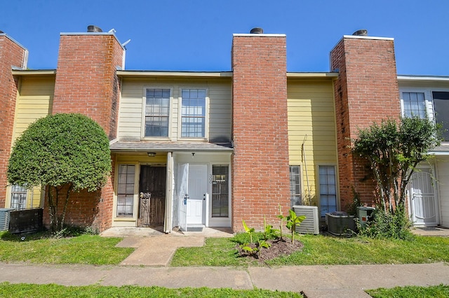 10501 S Dr Unit 300, Houston, TX 77099 - multi unit property featuring a chimney and central AC