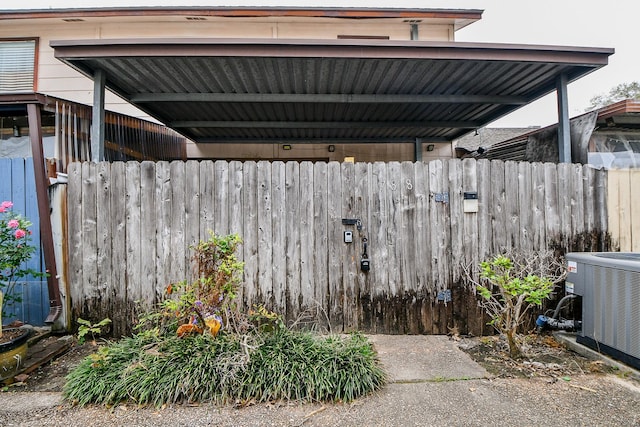 7885 Cook Rd, Houston, TX 77072 - exterior space featuring fence and cooling unit