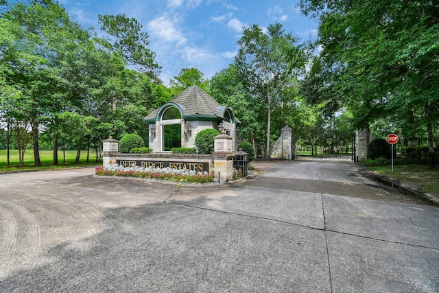 22 Majestic Falls Dr, Houston, TX 77339