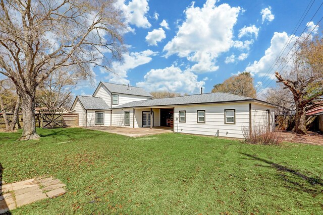 6802 Prairie Village Dr, Katy, TX 77449 - view of front of property featuring a front yard, fence, and a patio area
