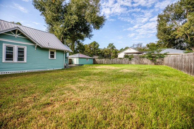 607 Center St, Brenham, TX 77833 - view of yard with fence