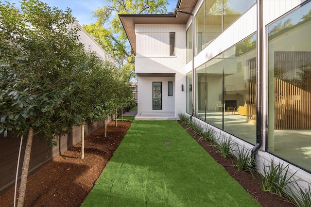 2215 Albans Rd, Houston, TX 77005 - view of yard