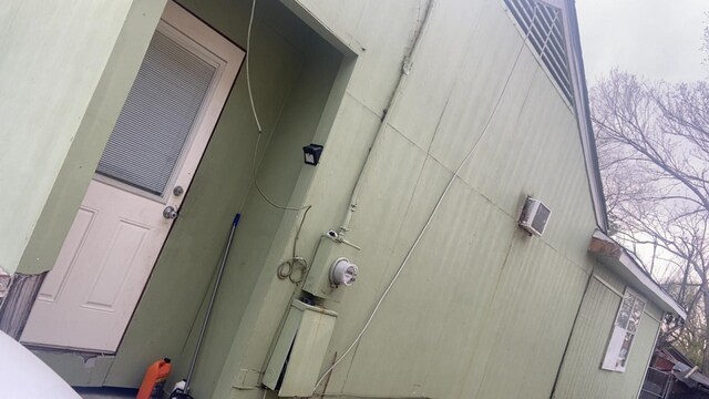 8145 Homewood Ln, Houston, TX 77028 - exterior view