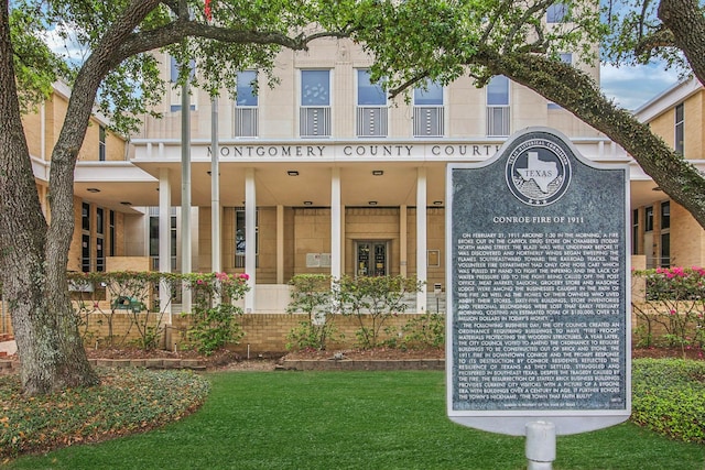 view of building exterior