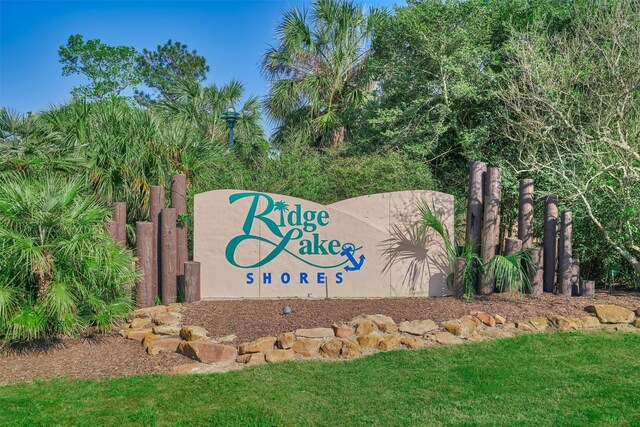 view of community / neighborhood sign