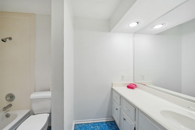 full bathroom featuring vanity, toilet, baseboards, recessed lighting, and shower / bath combination
