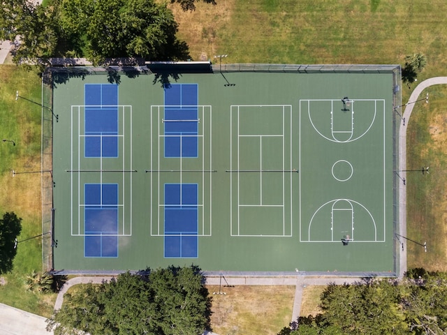 aerial view of property and surrounding area