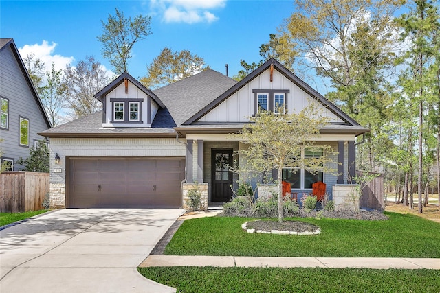 325 Bromley Square Dr, Montgomery, TX 77316 - craftsman house featuring driveway, an attached garage, a front lawn, a porch, and fence