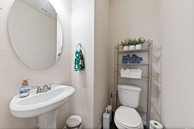 13754 Evansdale Ln, Houston, TX 77083 - bathroom with toilet