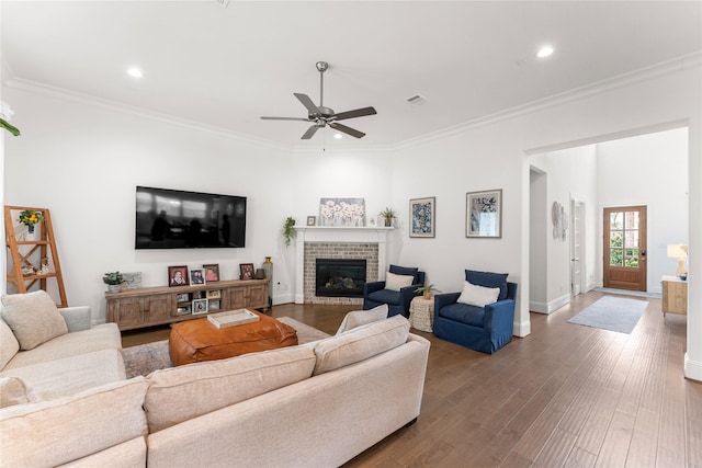 106 Golden Eye Ct, Montgomery, TX 77316 - living area featuring recessed lighting, ceiling fan, crown molding, a fireplace, and baseboards